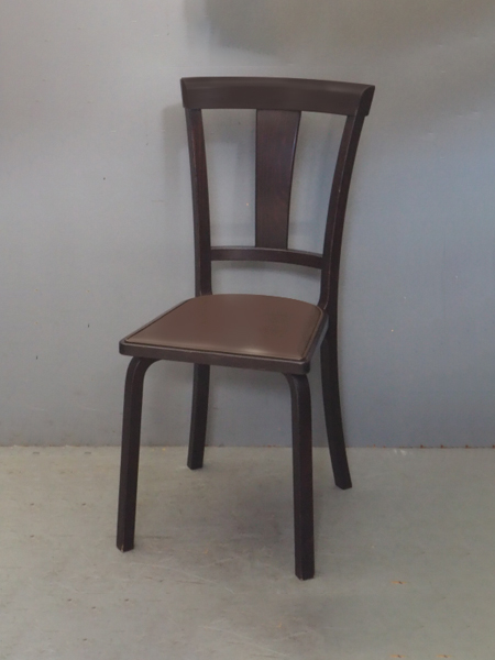 天童木工製レザー張角椅子