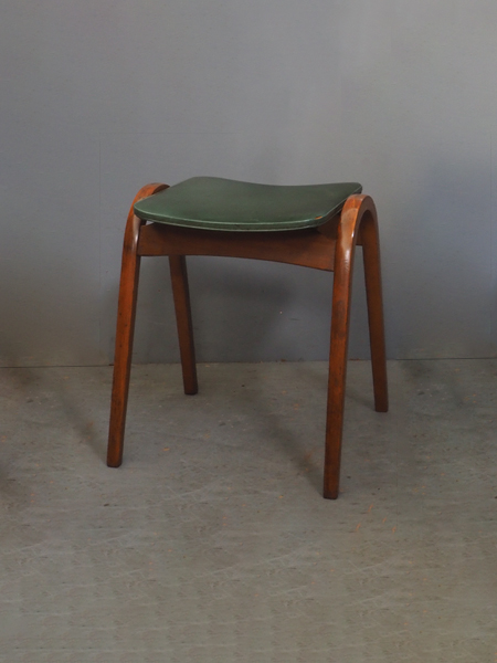 秋田木工製レザー張角椅子
